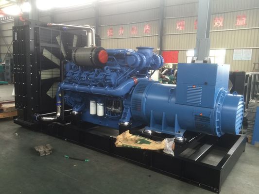 เครื่องกำเนิดไฟฟ้าดีเซลขนาด 2500kva 2000kw ขับเคลื่อนโดย Yuchai Engine Water Cooling