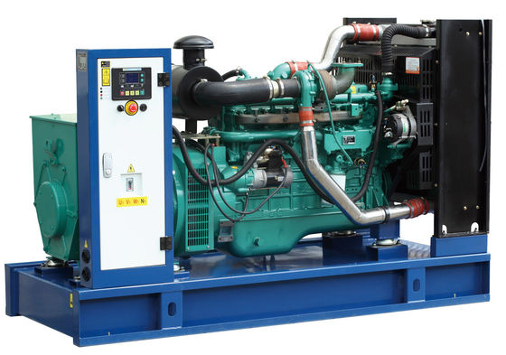 60hz 200 Kw Cummins เครื่องกำเนิดไฟฟ้าดีเซลสามเฟสพร้อมระบบระบายความร้อนด้วยน้ำ