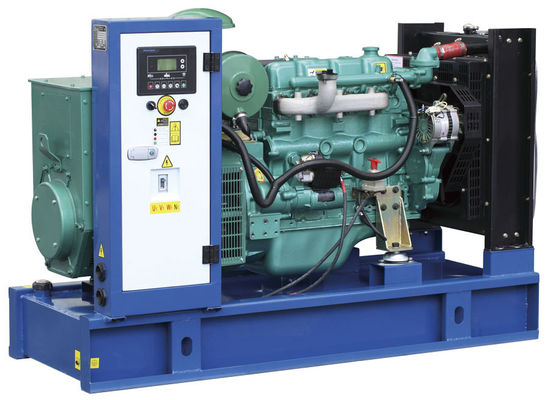 60hz 200 Kw Cummins เครื่องกำเนิดไฟฟ้าดีเซลสามเฟสพร้อมระบบระบายความร้อนด้วยน้ำ