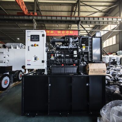 โรงงานแบบพกพา 280kW 350KVA ใช้ในบ้านขนาดเล็กเครื่องกำเนิดไฟฟ้า 3 เฟส 3 เฟส Super Silent เครื่องกำเนิดไฟฟ้าดีเซลชุด Cumm