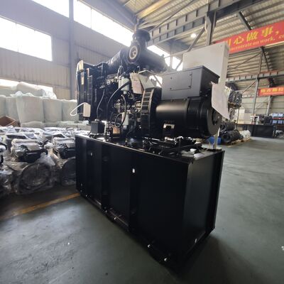 โรงงานแบบพกพา 280kW 350KVA ใช้ในบ้านขนาดเล็กเครื่องกำเนิดไฟฟ้า 3 เฟส 3 เฟส Super Silent เครื่องกำเนิดไฟฟ้าดีเซลชุด Cumm